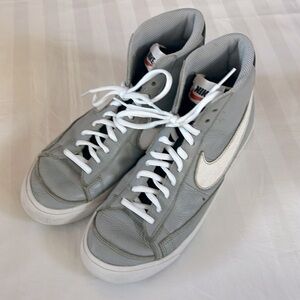 Nike Blazer Mid 77 gray and white pebble leather high tops